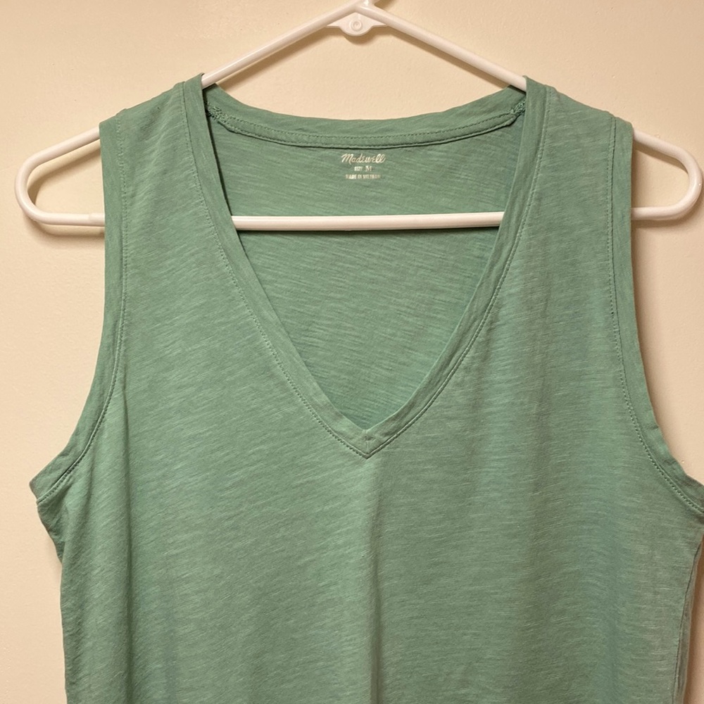 Madewell medium cotton sleeveless v-neck tee light green